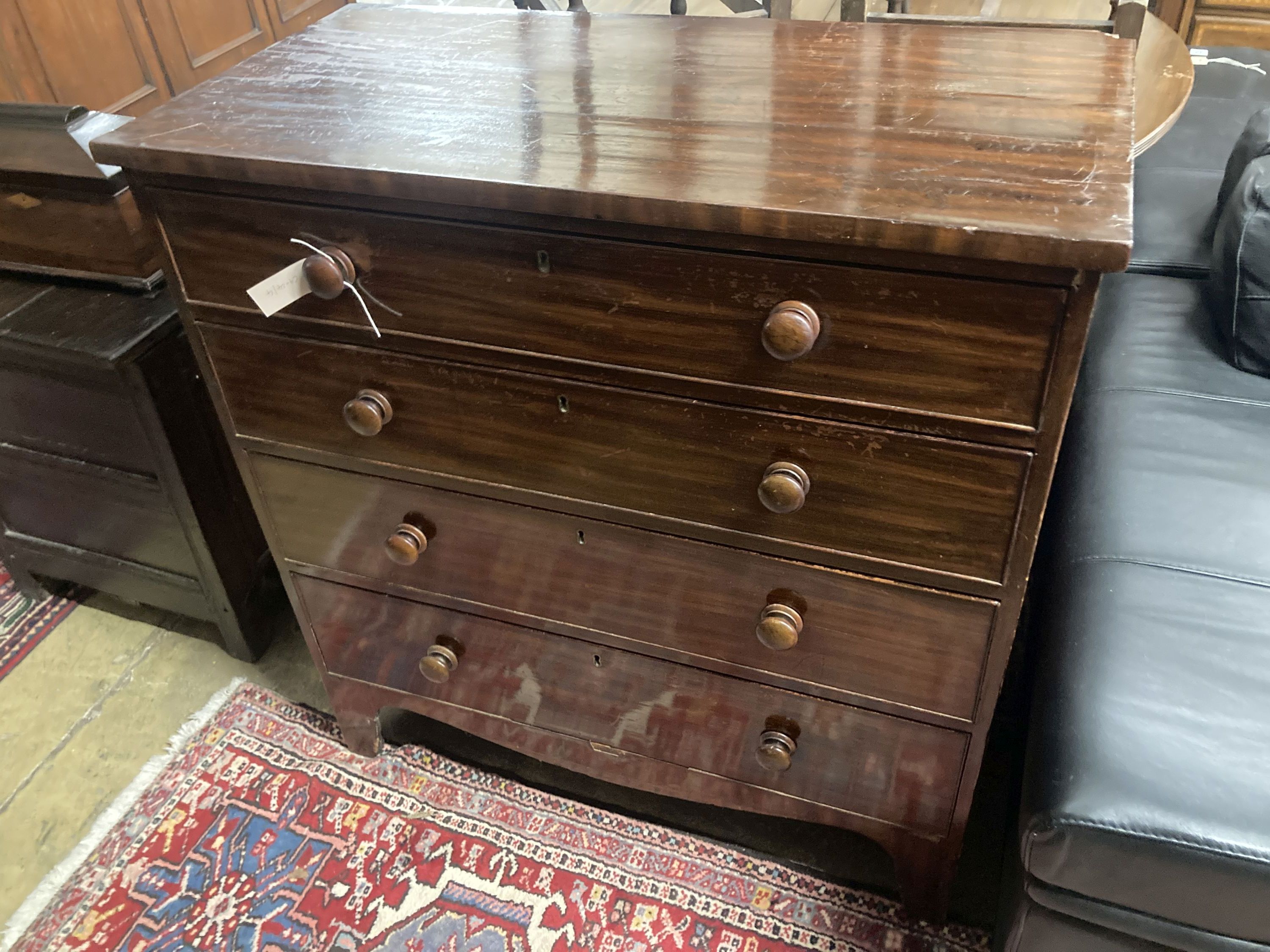 An early Victorian mahogany chest of drawers, width 94cm, depth 48cm, height 100cm